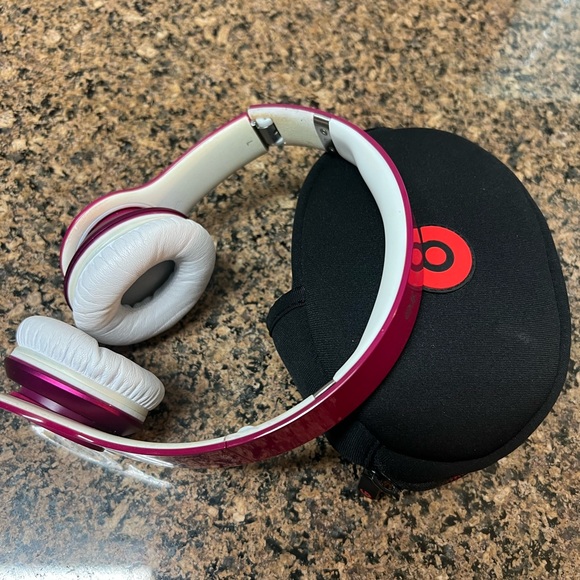 Wired Beats by Dre headphones - Picture 2 of 4